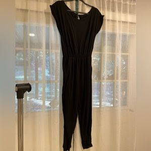 Black cotton small jumper with cinched waist